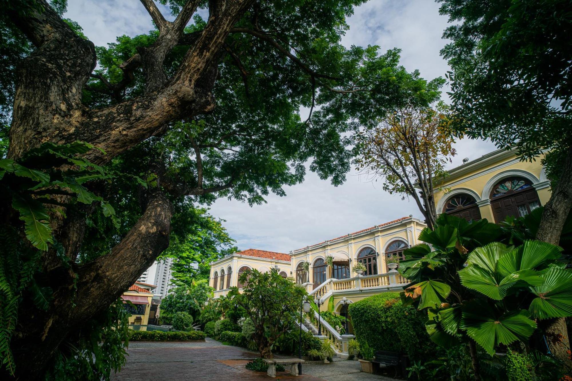 Praya Palazzo (Adults Only) Hotel Bangkok Exterior photo